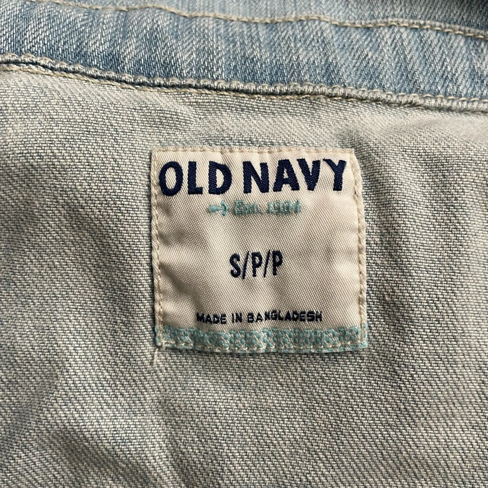 Small Petite Old Navy Shrunken Denim Jacket Light - Picture 5 of 7